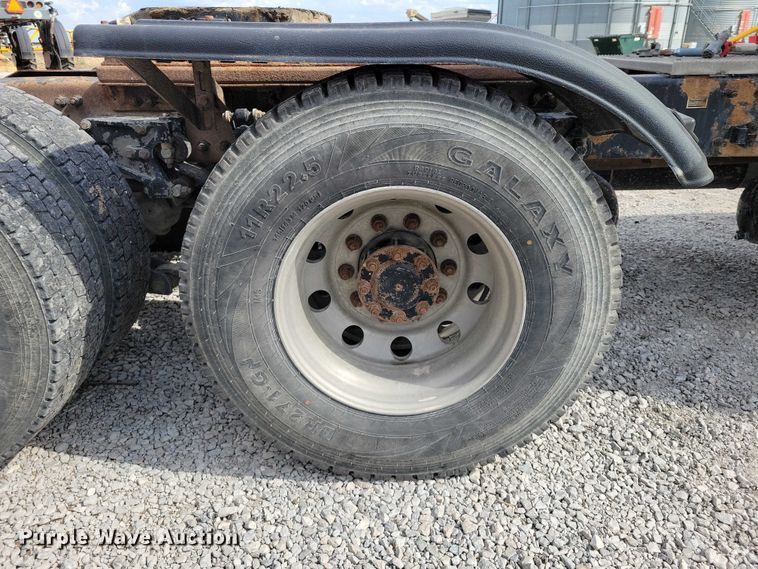 image for item DZ7031 2005 Peterbilt 378 semi truck