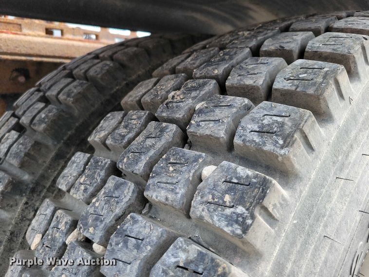 image for item DZ7031 2005 Peterbilt 378 semi truck