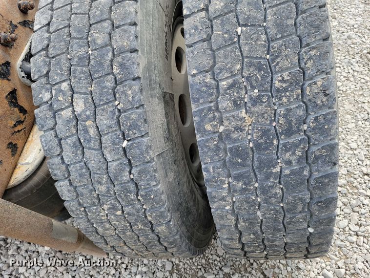 image for item DZ7031 2005 Peterbilt 378 semi truck