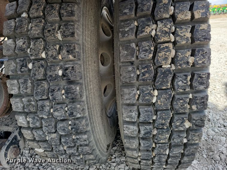 image for item DZ7031 2005 Peterbilt 378 semi truck