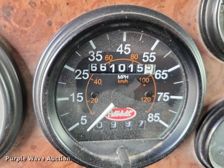 image for item DZ7031 2005 Peterbilt 378 semi truck