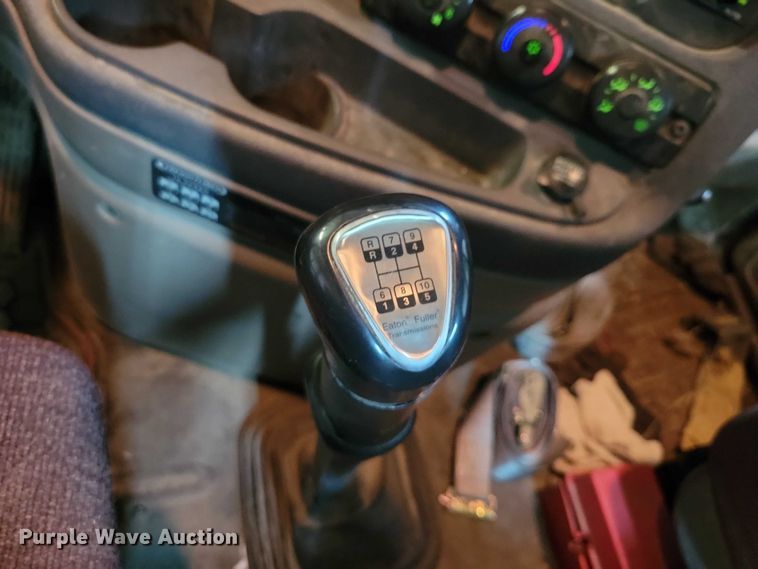 image for item DZ7040 2012 Freightliner Cascadia semi truck