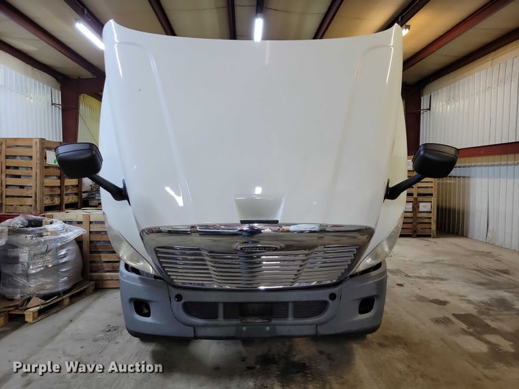 image for item DZ7040 2012 Freightliner Cascadia semi truck