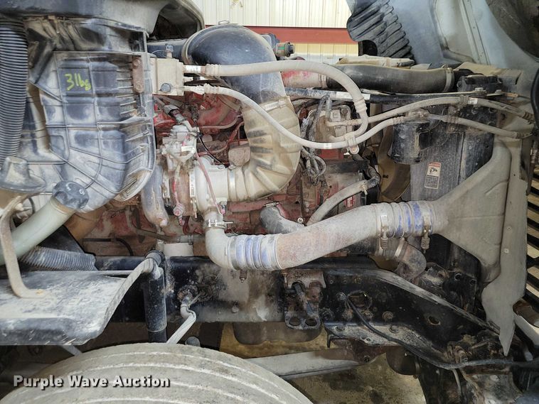 image for item DZ7040 2012 Freightliner Cascadia semi truck
