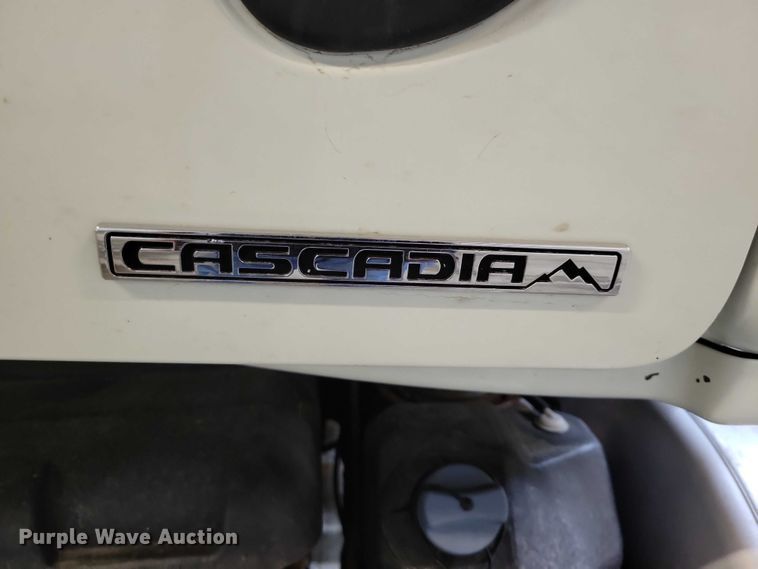 image for item DZ7040 2012 Freightliner Cascadia semi truck