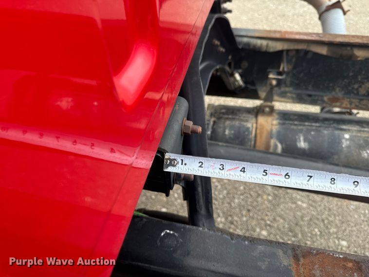 image for item EA2332 1997 Ford L8501 truck cab and chassis