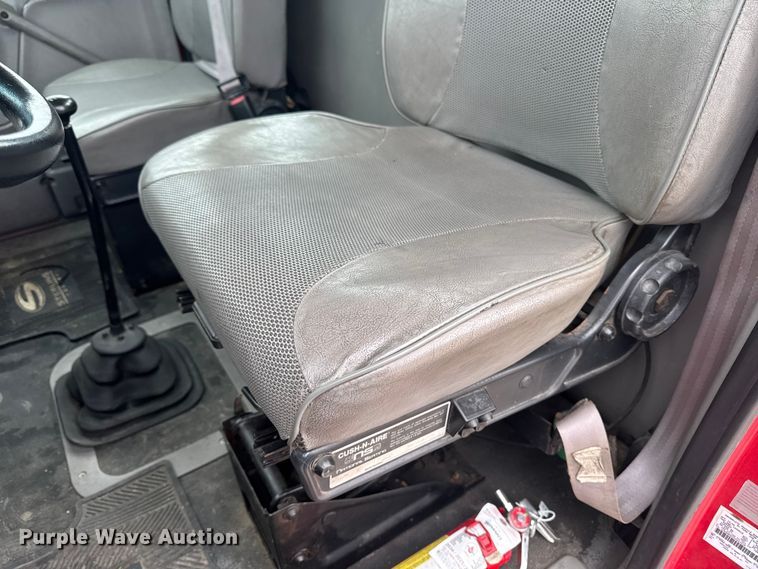 image for item EA2332 1997 Ford L8501 truck cab and chassis