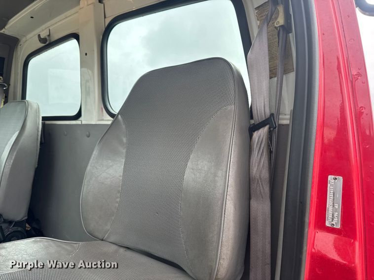 image for item EA2332 1997 Ford L8501 truck cab and chassis