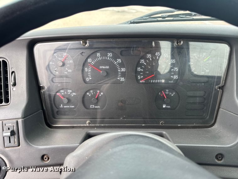 image for item EA2332 1997 Ford L8501 truck cab and chassis