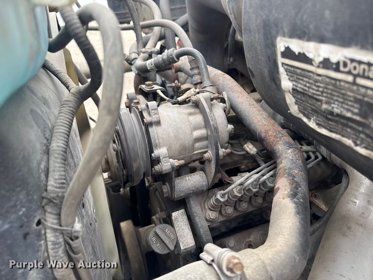 image for item EA2332 1997 Ford L8501 truck cab and chassis