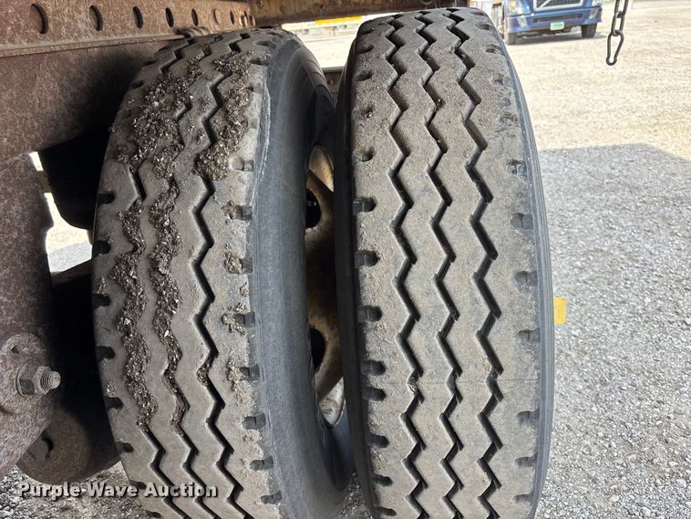 image for item EA4611 2005 Great Dane dry van trailer
