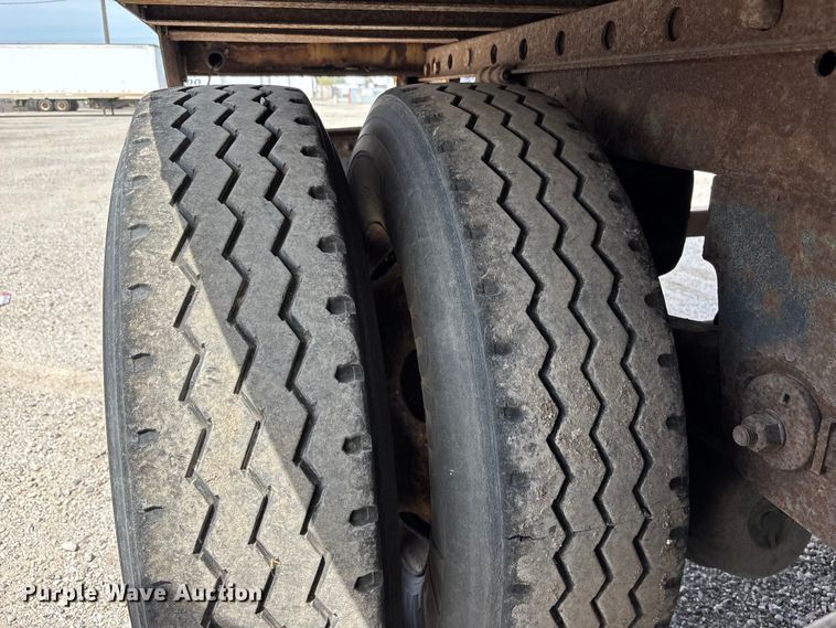 image for item EA4611 2005 Great Dane dry van trailer