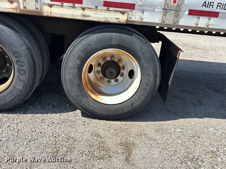 image for item EA4629 1995 Wabash dry van trailer