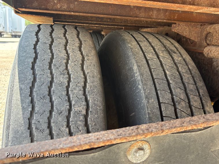 image for item EA4629 1995 Wabash dry van trailer