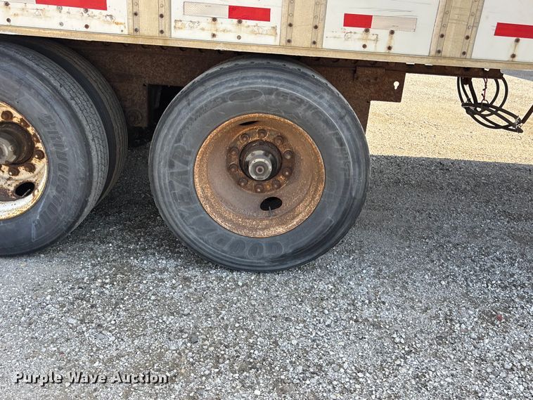 image for item EA4629 1995 Wabash dry van trailer