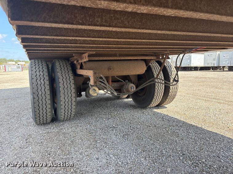 image for item EA4630 1995 Wabash dry van trailer