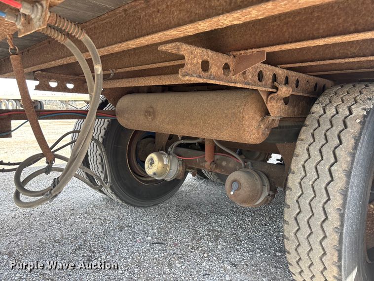 image for item EA4630 1995 Wabash dry van trailer