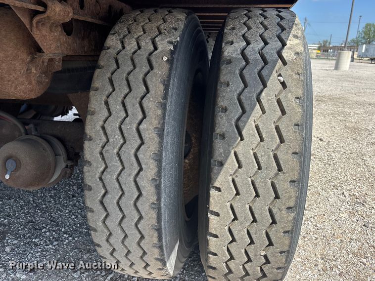 image for item EA4630 1995 Wabash dry van trailer