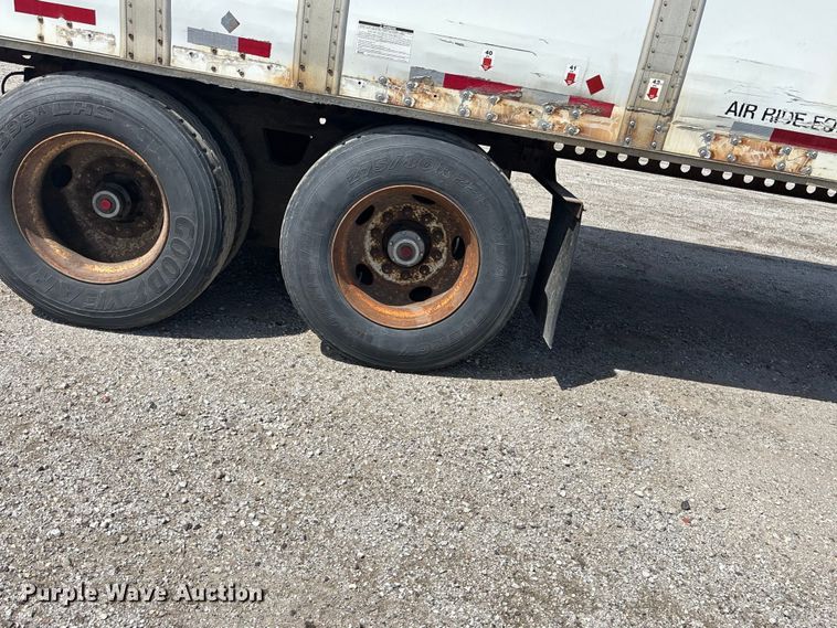image for item EA4630 1995 Wabash dry van trailer