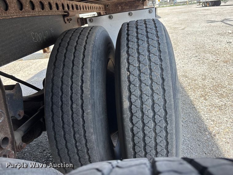 image for item EA4639 2001 Trailmobile dry van trailer