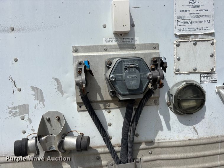 image for item EA4641 2007 Utility VS2DC dry van trailer