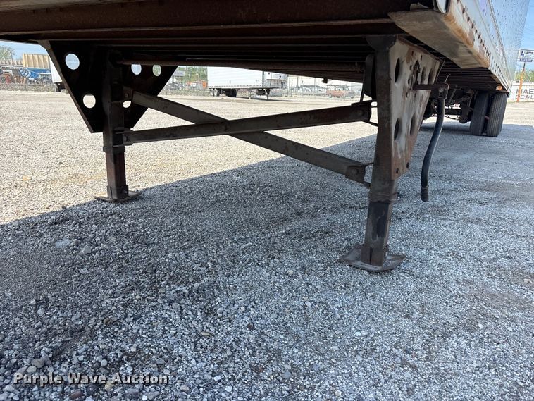 image for item EA4643 2006 Utility VS2DC dry van trailer