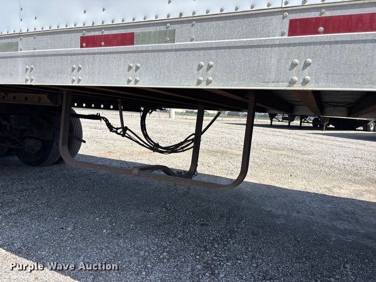 image for item EA4643 2006 Utility VS2DC dry van trailer