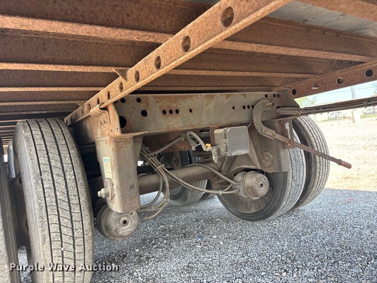 image for item EA4643 2006 Utility VS2DC dry van trailer