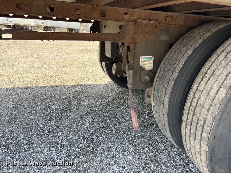 image for item EA4643 2006 Utility VS2DC dry van trailer