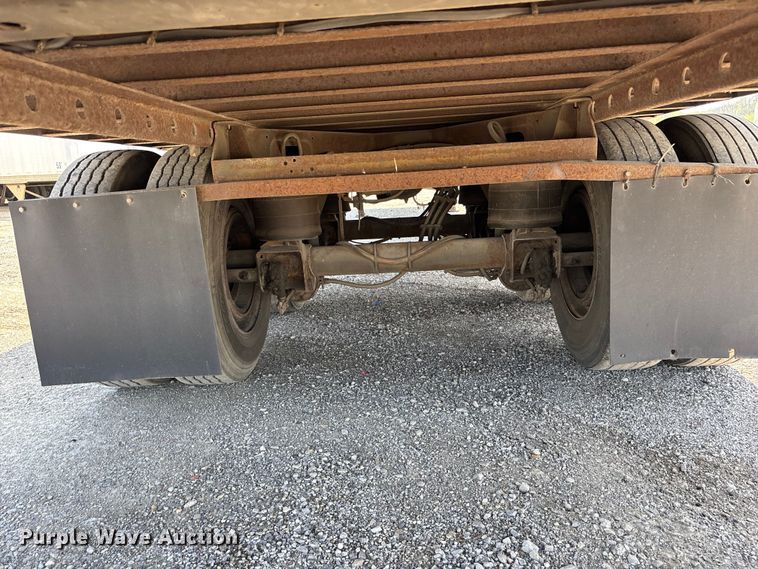 image for item EA4643 2006 Utility VS2DC dry van trailer