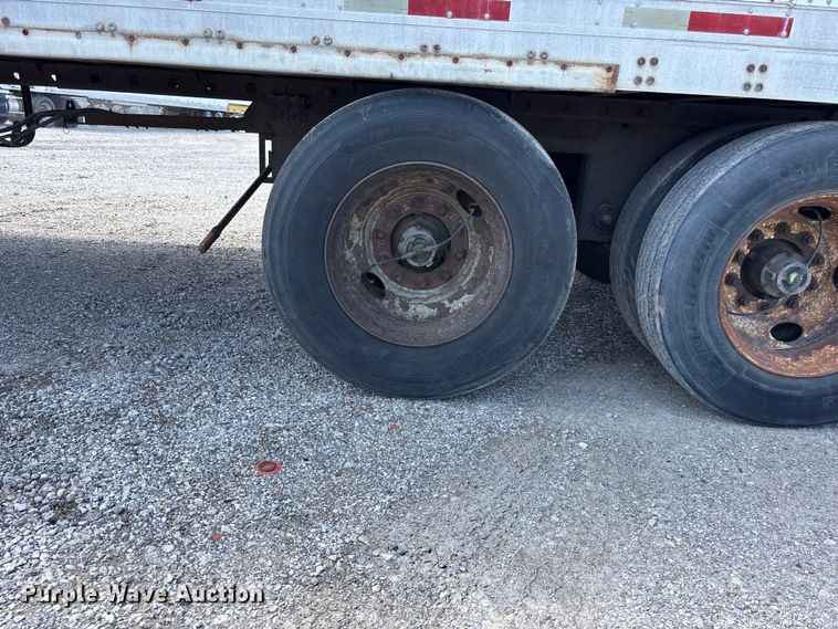image for item EA4643 2006 Utility VS2DC dry van trailer