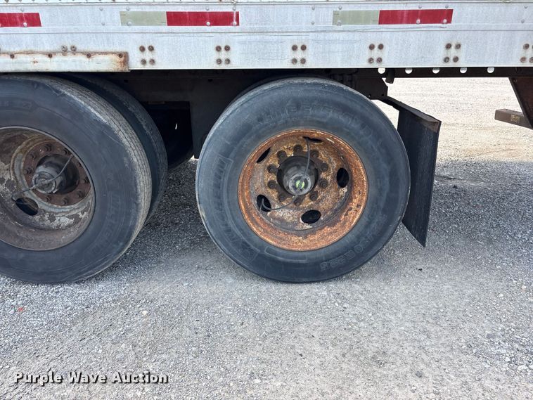 image for item EA4643 2006 Utility VS2DC dry van trailer