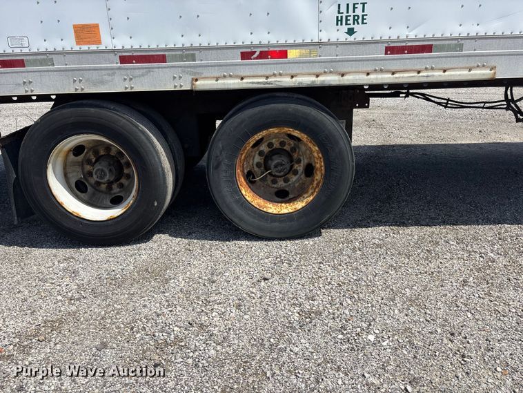 image for item EA4643 2006 Utility VS2DC dry van trailer