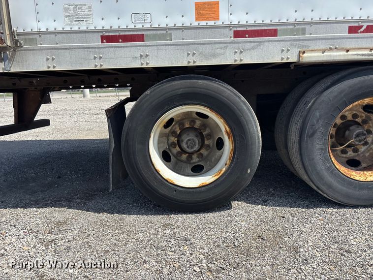 image for item EA4643 2006 Utility VS2DC dry van trailer