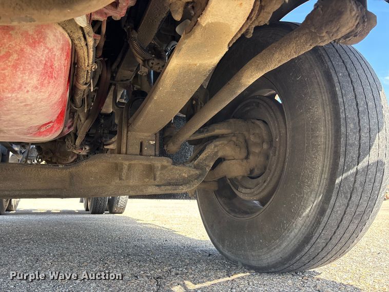 image for item EA4730 2015 Kenworth T8 Series semi truck