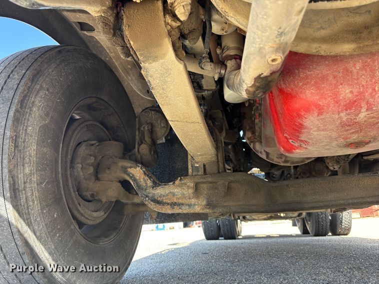 image for item EA4730 2015 Kenworth T8 Series semi truck