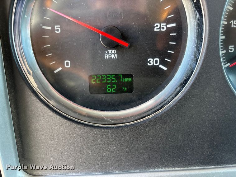 image for item EA4730 2015 Kenworth T8 Series semi truck