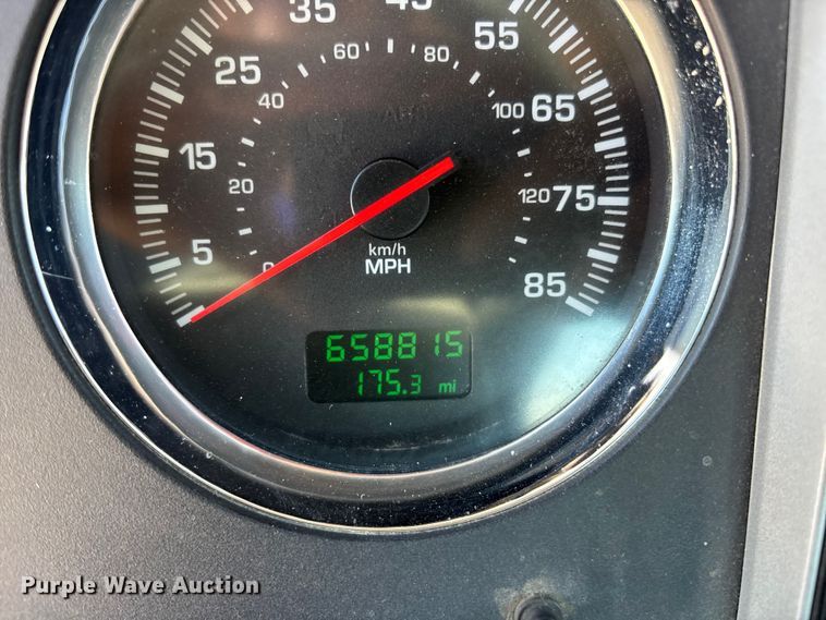 image for item EA4730 2015 Kenworth T8 Series semi truck