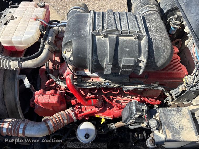 image for item EA4730 2015 Kenworth T8 Series semi truck