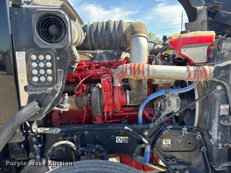 image for item EA4730 2015 Kenworth T8 Series semi truck