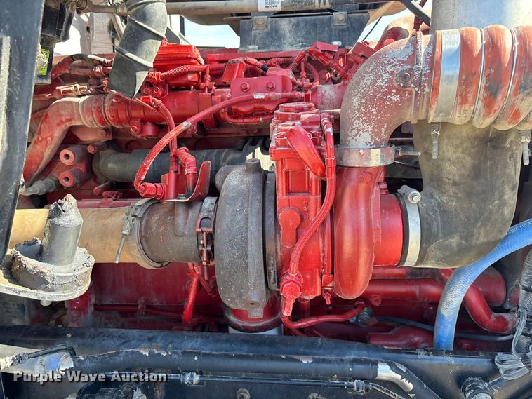 image for item EA4730 2015 Kenworth T8 Series semi truck