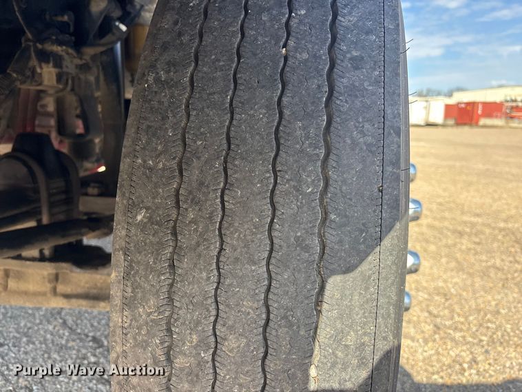 image for item EA4730 2015 Kenworth T8 Series semi truck