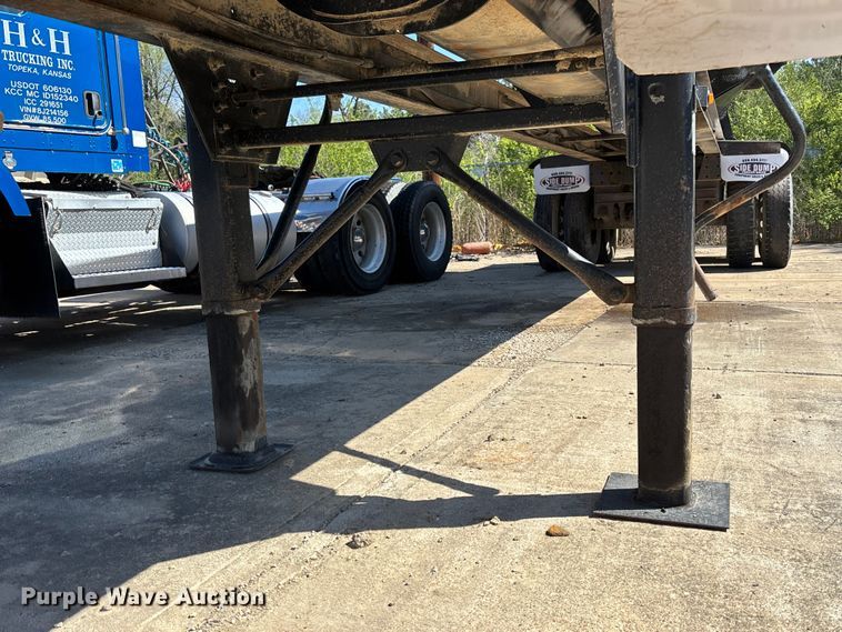 image for item EA4731 2009 Side Dump Industries side dump trailer