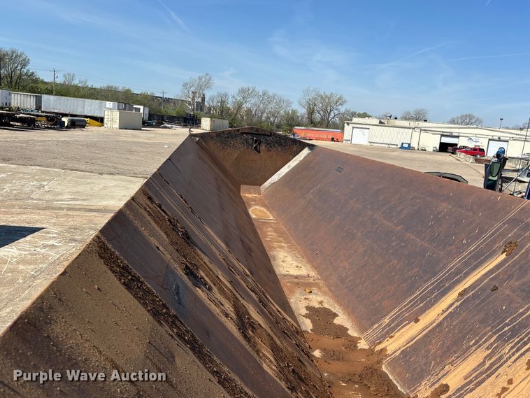 image for item EA4731 2009 Side Dump Industries side dump trailer