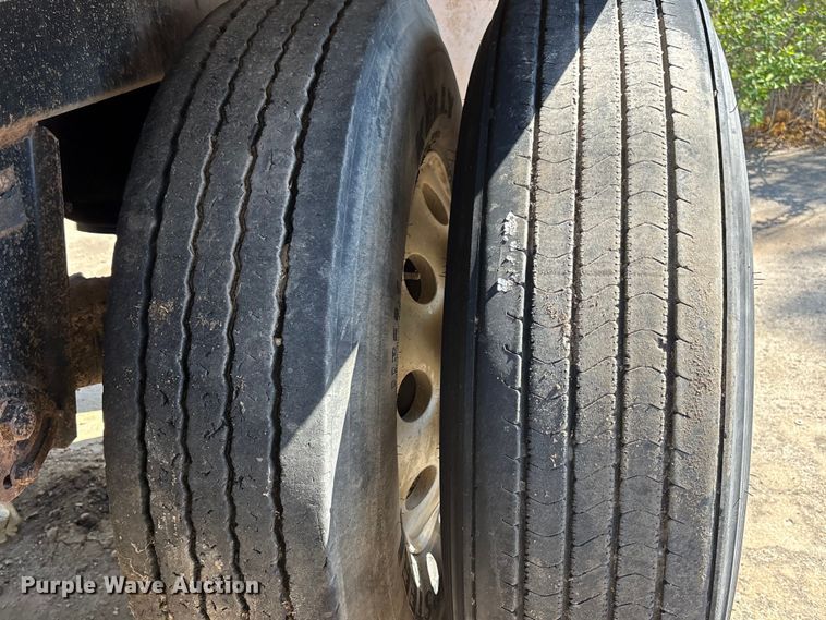 image for item EA4731 2009 Side Dump Industries side dump trailer