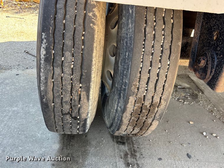 image for item EA4731 2009 Side Dump Industries side dump trailer