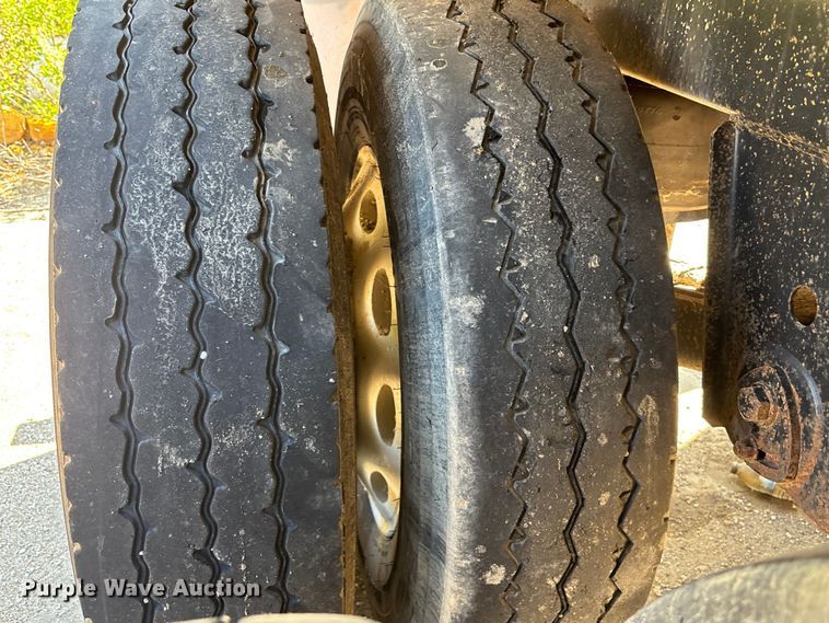 image for item EA4731 2009 Side Dump Industries side dump trailer