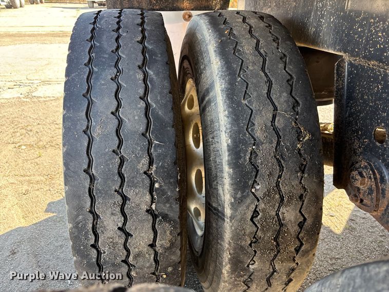 image for item EA4731 2009 Side Dump Industries side dump trailer