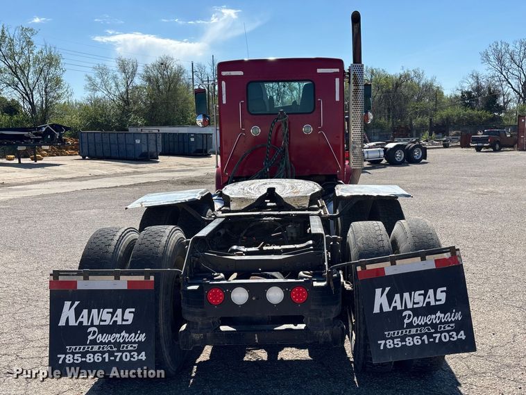 image for item EA4732 2017 Kenworth T8 Series semi truck