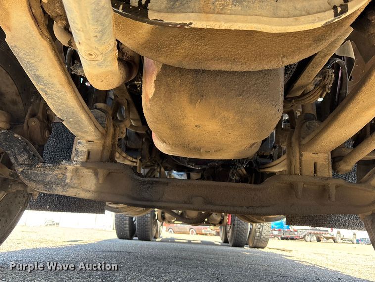 image for item EA4732 2017 Kenworth T8 Series semi truck